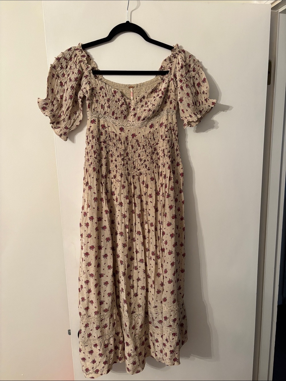 Free people copper tag NWT Cream Floral Puff Sleeve Midi Dress